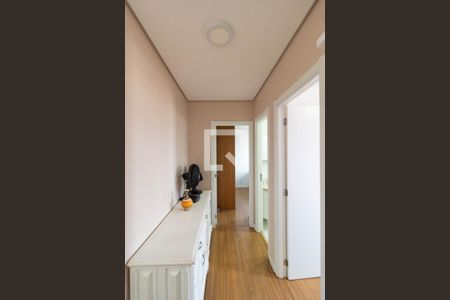 Corredor de apartamento à venda com 2 quartos, 51m² em Jardim Ipaussurama, Campinas