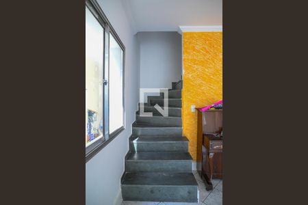 Escada de casa à venda com 2 quartos, 105m² em Vila Santo Estefano, São Paulo