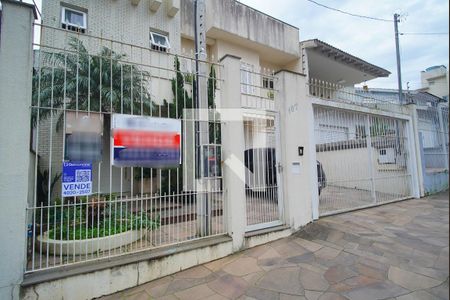 Fachada de casa à venda com 3 quartos, 240m² em Passo D’areia, Porto Alegre