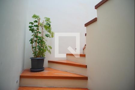 Escada - Acesso Piso Superior de casa à venda com 3 quartos, 240m² em Passo D’areia, Porto Alegre