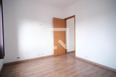 Quarto 1 de casa para alugar com 3 quartos, 180m² em Vila Londrina, São Paulo