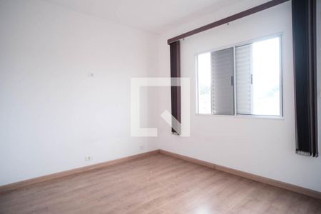 Quarto 1 de casa para alugar com 3 quartos, 180m² em Vila Londrina, São Paulo