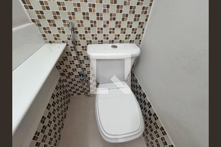 Lavabo de casa de condomínio para alugar com 4 quartos, 387m² em Jacarepaguá, Rio de Janeiro