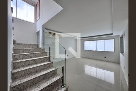 Casa de Condomínio para alugar com 4 quartos, 387m² em Jacarepaguá, Rio de Janeiro