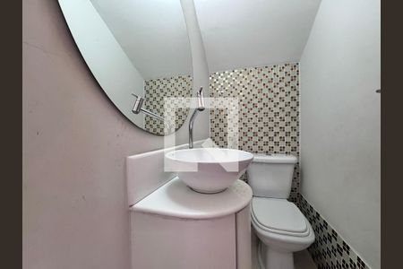 Lavabo de casa de condomínio para alugar com 4 quartos, 387m² em Jacarepaguá, Rio de Janeiro