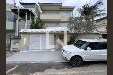 Fachada de casa de condomínio para alugar com 4 quartos, 387m² em Jacarepaguá, Rio de Janeiro