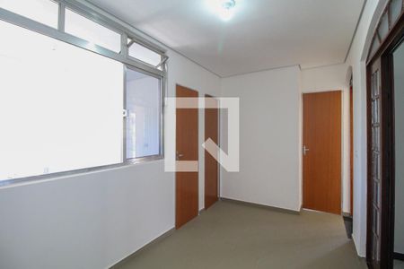 Sala de casa à venda com 12 quartos, 504m² em Conceição, Diadema