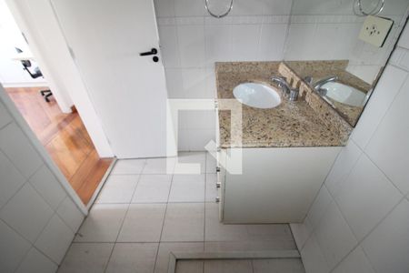 Banheiro de apartamento à venda com 3 quartos, 60m² em Jardim das Laranjeiras, São Paulo