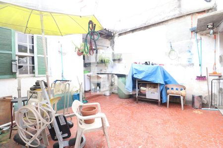 Quintal e Área de Serviço de casa à venda com 3 quartos, 135m² em Alto de Pinheiros, São Paulo