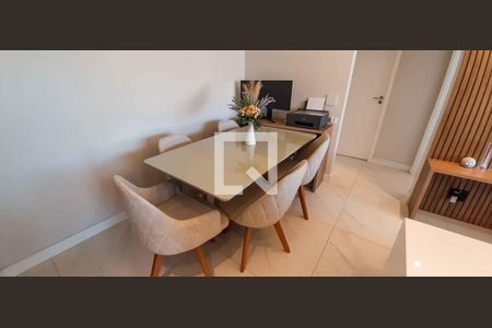 Sala de apartamento à venda com 2 quartos, 61m² em Km 18, Osasco