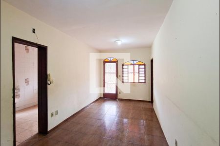 Sala 2 de casa à venda com 3 quartos, 270m² em Santa Cruz, Belo Horizonte