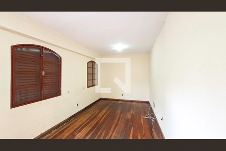 Sala de casa à venda com 3 quartos, 270m² em Santa Cruz, Belo Horizonte