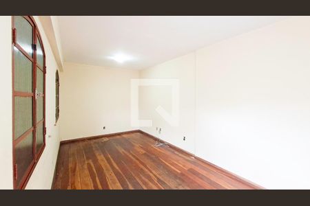 Sala de casa à venda com 3 quartos, 270m² em Santa Cruz, Belo Horizonte