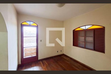 Sala 3 de casa à venda com 3 quartos, 270m² em Santa Cruz, Belo Horizonte