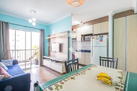 Sala de apartamento para alugar com 2 quartos, 51m² em Umuarama, Osasco