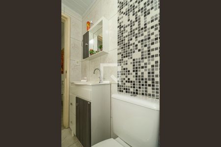 Banheiro de apartamento para alugar com 1 quarto, 43m² em Jardim Lindóia, Porto Alegre