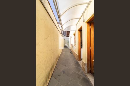 Corredor de casa à venda com 2 quartos, 100m² em Vila Mesquita, São Paulo