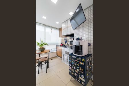 Sala de apartamento à venda com 2 quartos, 93m² em Vila Suzana, São Paulo