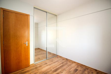 Quarto 1 de apartamento à venda com 3 quartos, 90m² em Menino Deus, Porto Alegre