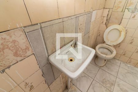 Banheiro da Casa 2 de casa à venda com 15 quartos, 460m² em Vila Amalia (zona Norte), São Paulo