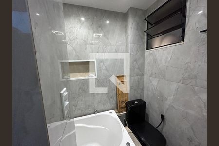 Banheiro da Suíte de apartamento à venda com 2 quartos, 90m² em Vila Valqueire, Rio de Janeiro