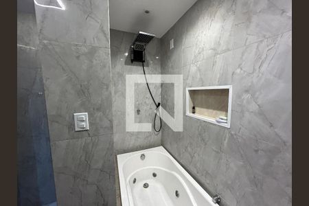 Banheiro da Suíte de apartamento à venda com 2 quartos, 90m² em Vila Valqueire, Rio de Janeiro