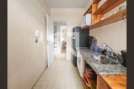 Cozinha de apartamento para alugar com 2 quartos, 70m² em Vila Luis Antonio, Guarujá