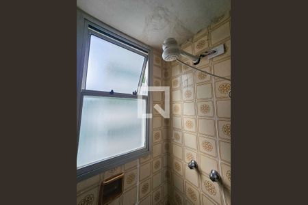 Banheiro de apartamento para alugar com 2 quartos, 70m² em Vila Luis Antonio, Guarujá