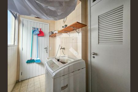 Área de serviço de apartamento para alugar com 2 quartos, 70m² em Vila Luis Antonio, Guarujá