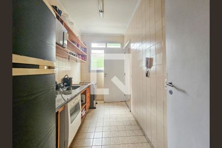Cozinha de apartamento para alugar com 2 quartos, 70m² em Vila Luis Antonio, Guarujá
