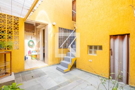 Quintal de casa à venda com 3 quartos, 144m² em Vila Borali, Osasco