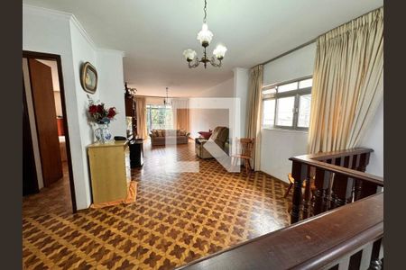 Casa à venda com 3 quartos, 242m² em Vila Gomes, São Paulo