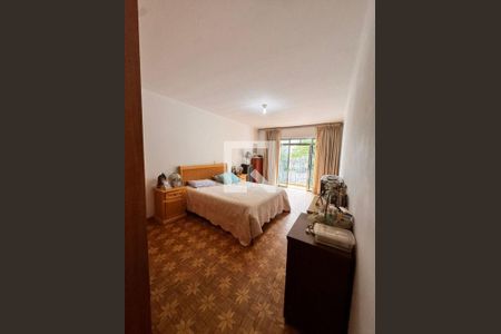 Casa à venda com 3 quartos, 242m² em Vila Gomes, São Paulo