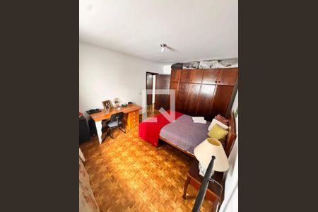 Casa à venda com 3 quartos, 242m² em Vila Gomes, São Paulo