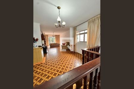 Casa à venda com 3 quartos, 242m² em Vila Gomes, São Paulo