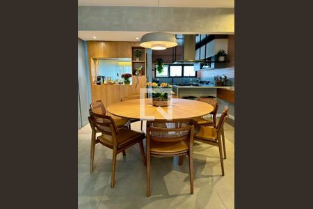 Apartamento à venda com 2 quartos, 110m² em Moema, São Paulo