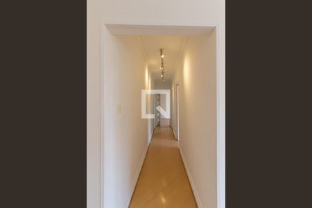 Corredor de apartamento à venda com 2 quartos, 102m² em Vila Nova Conceição, São Paulo