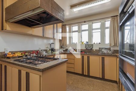 Cozinha de apartamento à venda com 3 quartos, 450m² em Petrópolis, Porto Alegre