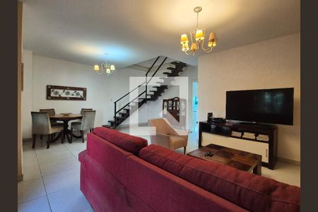 Sala de casa à venda com 4 quartos, 180m² em Vargem Pequena, Rio de Janeiro