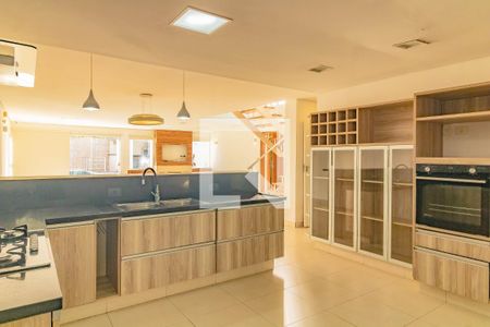 Cozinha de casa à venda com 4 quartos, 415m² em Mirandópolis, São Paulo