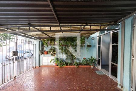 Garagem de casa à venda com 3 quartos, 240m² em Água Branca, São Paulo
