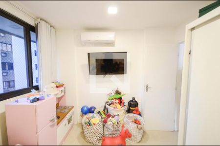 Quarto de apartamento à venda com 2 quartos, 175m² em Grajaú, Rio de Janeiro