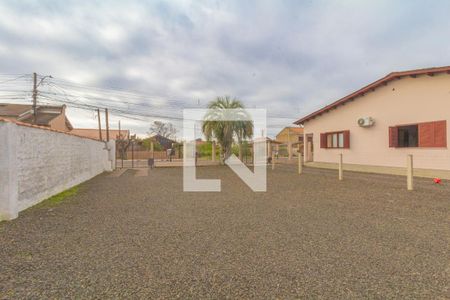 Pátio/Casa 1 de casa à venda com 4 quartos, 330m² em Niterói, Canoas