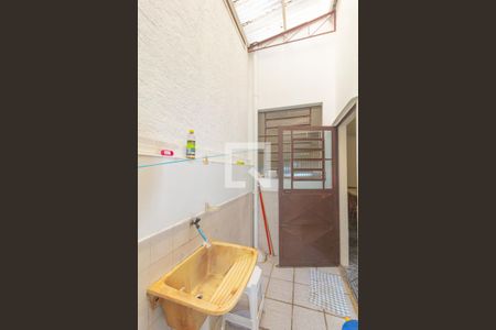 Área de Serviço de casa à venda com 4 quartos, 330m² em Niterói, Canoas