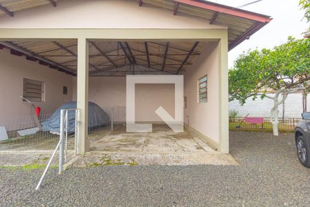 Garagem de casa à venda com 4 quartos, 330m² em Niterói, Canoas