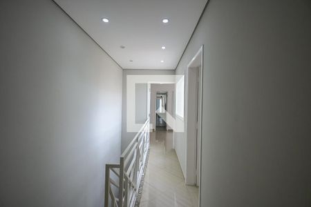 Corredor de casa à venda com 3 quartos, 148m² em Jardim Monte Kemel, São Paulo