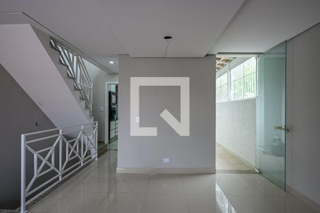 Sala de casa à venda com 3 quartos, 148m² em Jardim Monte Kemel, São Paulo