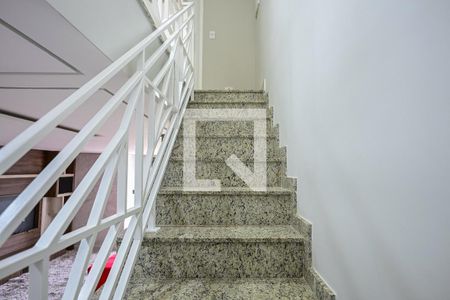 Escada de casa à venda com 3 quartos, 148m² em Jardim Monte Kemel, São Paulo