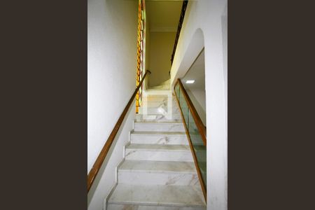 Escada de casa para alugar com 5 quartos, 300m² em Gutierrez, Belo Horizonte