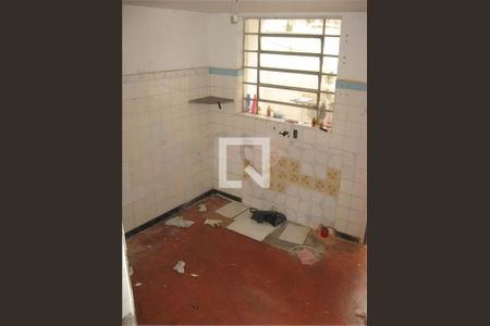 Casa à venda com 2 quartos, 206m² em Parque Vitoria, São Paulo